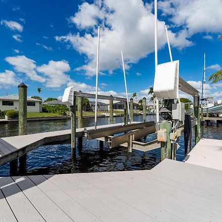 Direct Gulf Access & Heated Pool -Villa Hip Nautic - Roelens Vacations Cape Coral Exterior photo