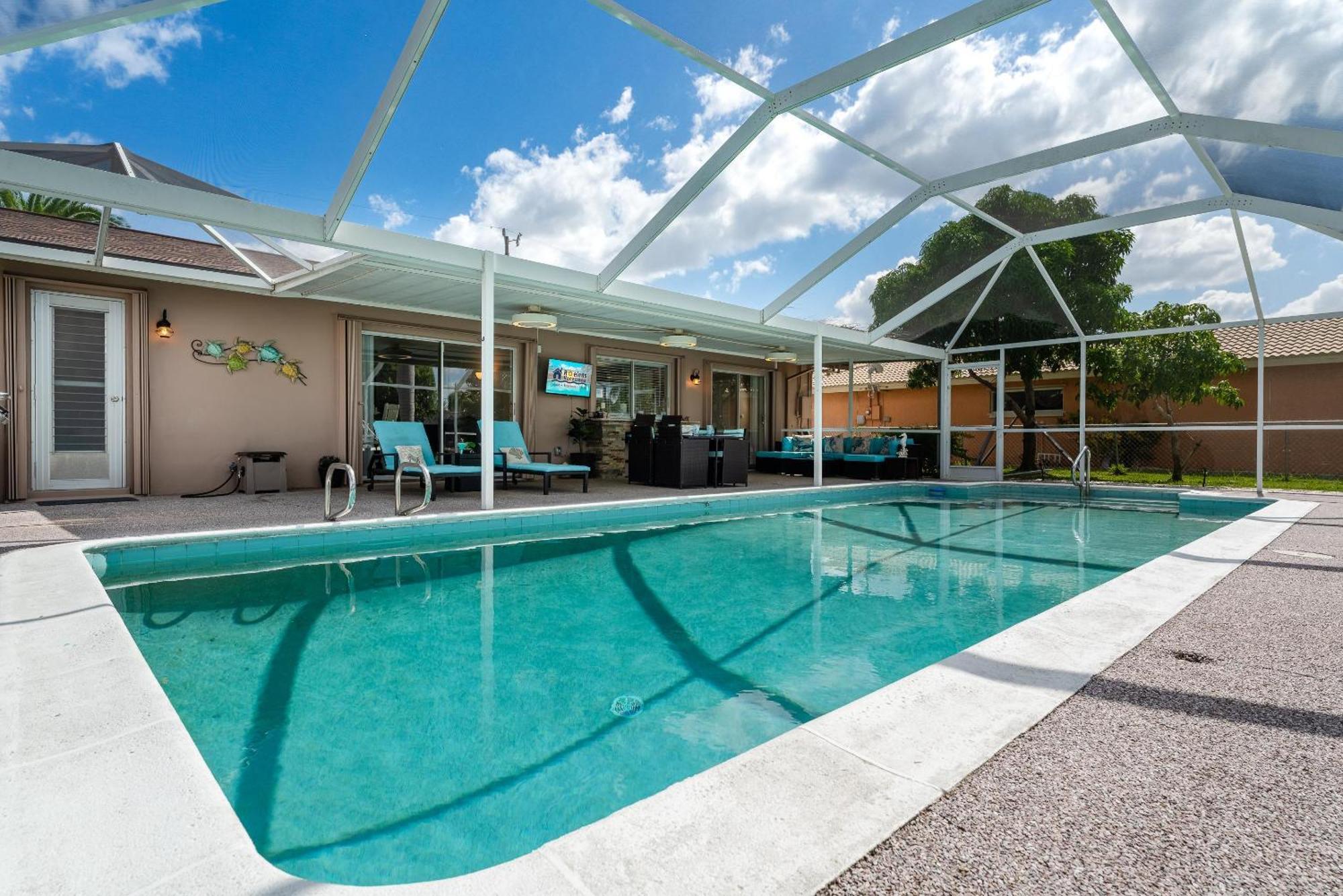 Direct Gulf Access & Heated Pool -Villa Hip Nautic - Roelens Vacations Cape Coral Exterior photo